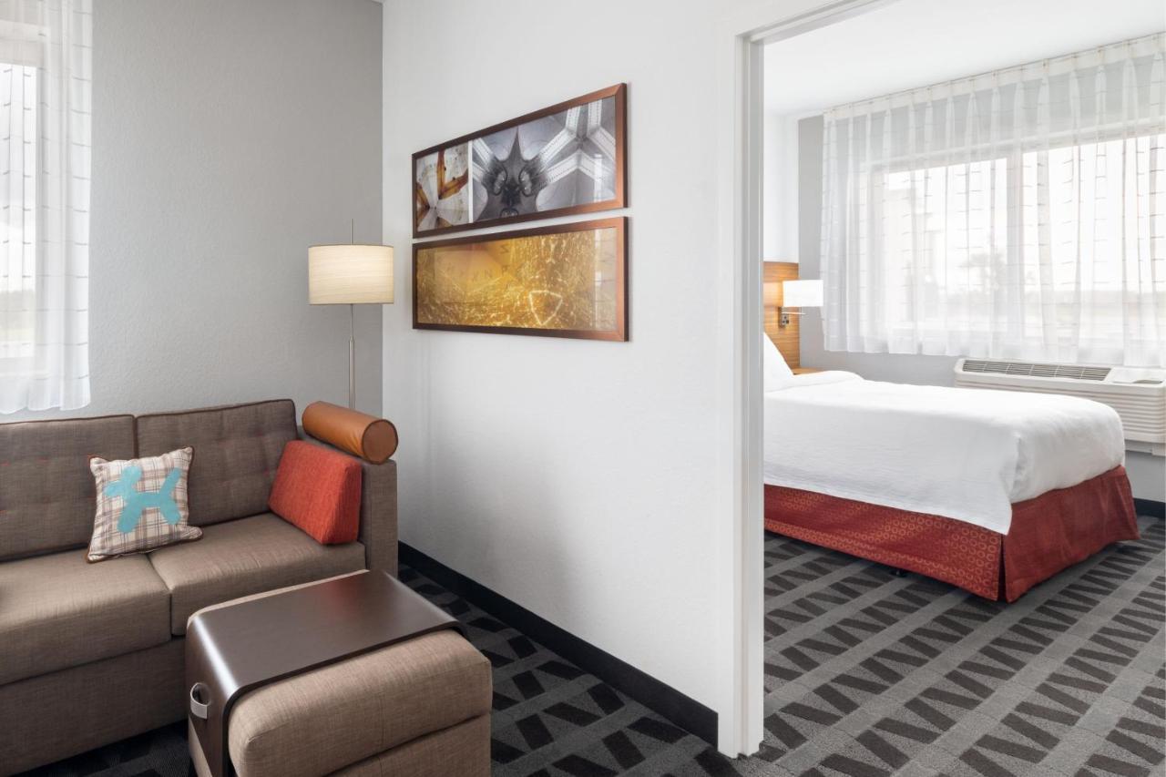 Towneplace Suites By Marriott Venice Exterior photo